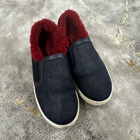 Moncler Unisex Fur-Lined Slip-On Sneakers – EU Size 34 (US Kids 2.5–3)